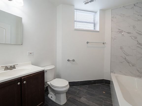 4th image of 4832 N Winthrop Ave APT 3W