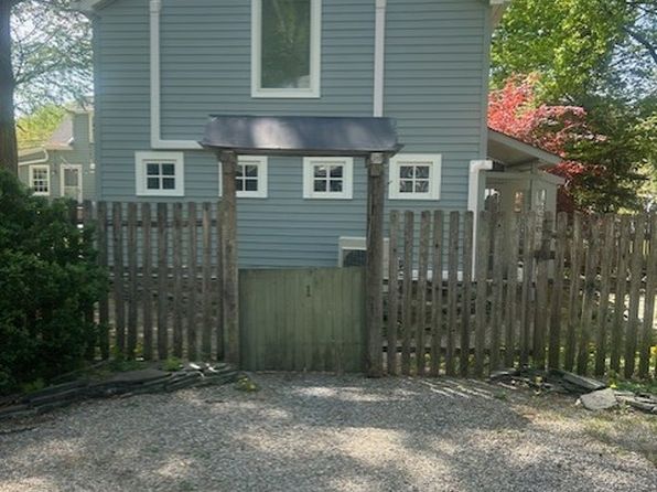4 E Main St #2