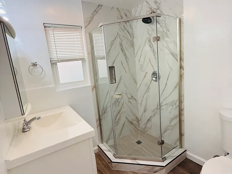 728 E Walnut St #7 — Photo 6