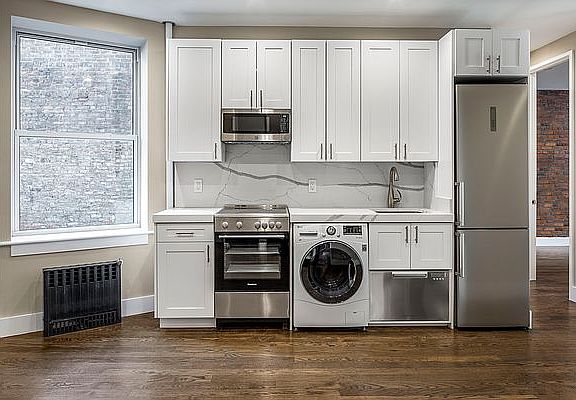 3rd image of 220 W 13th St #A