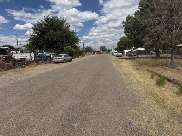 423 E Apache St, Huachuca City, AZ 85616