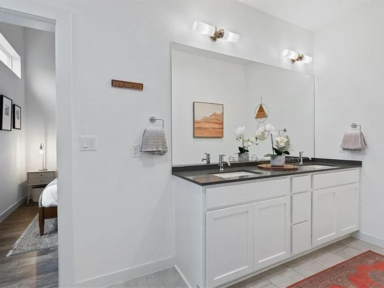 801 N Bluff Dr #18 — Photo 19