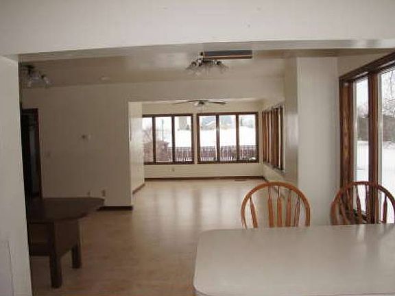 open dining area/den