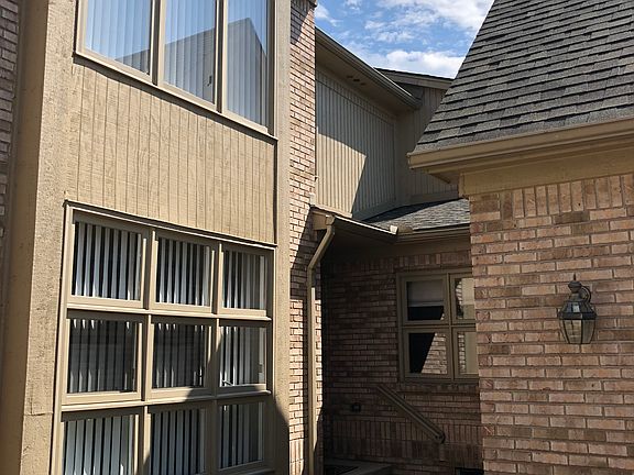 2nd image of 46744 Emerald Creek Dr