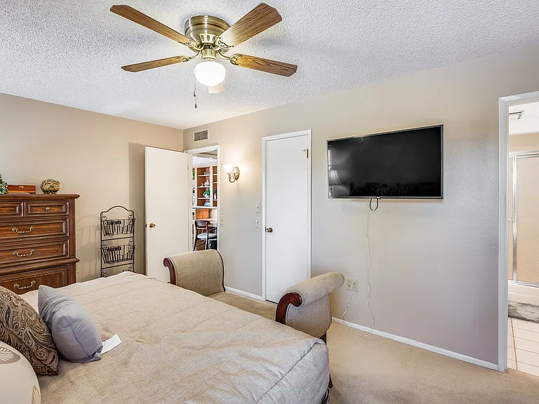 9739 W Desert Hills Dr — Photo 21