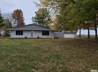 2424 E Lake Shore Dr, Springfield, IL 62712