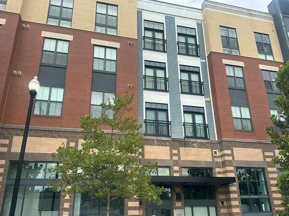 989 S Buchanan St Unit 222, Arlington, VA 22204