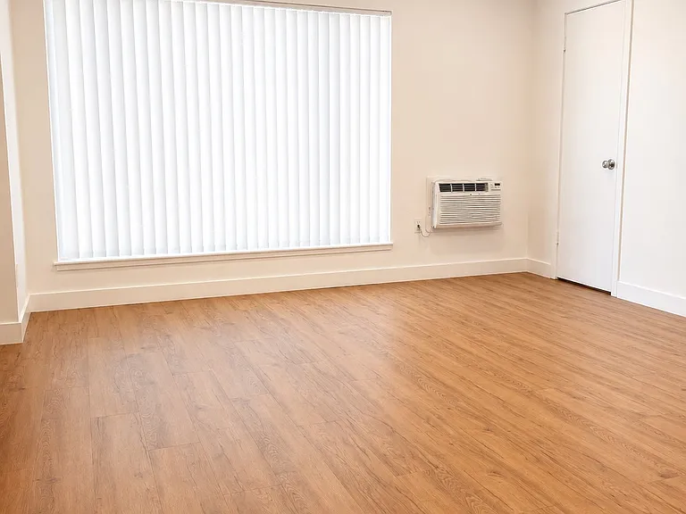 2885 Joseph Ave #8 — Photo 10
