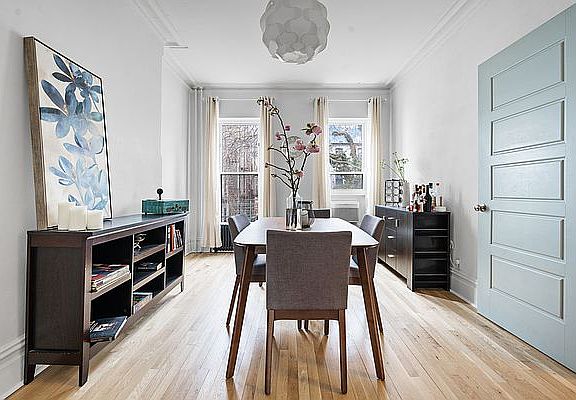 5th image of 744 Union St #1