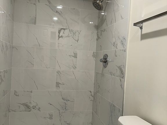 2nd image of 3028 Graham Ct
