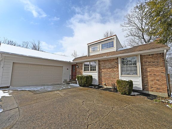 2nd image of 827 Bluegrass Ct