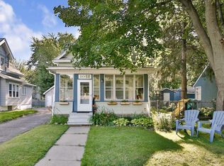 1048 Victoria St N, Saint Paul, MN 55103