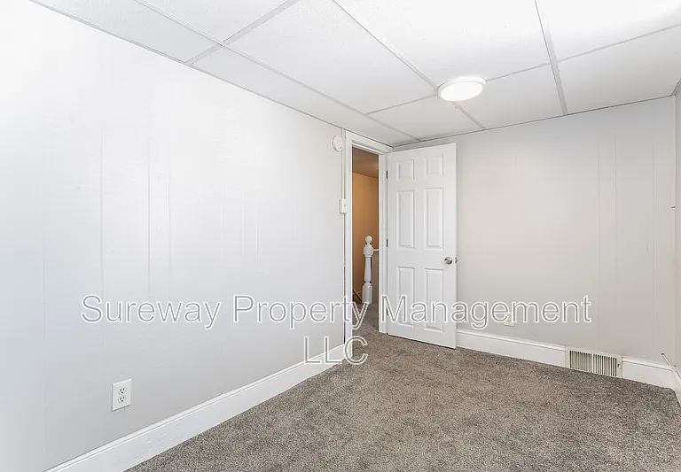 15 Marshall Ave — Photo 11