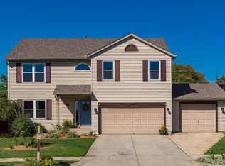 831 Lakeway Ct W, Westerville, OH 43081