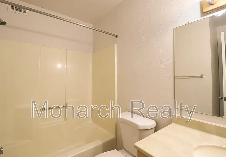 89 SE 16th Ave #101-P101 — Photo 24