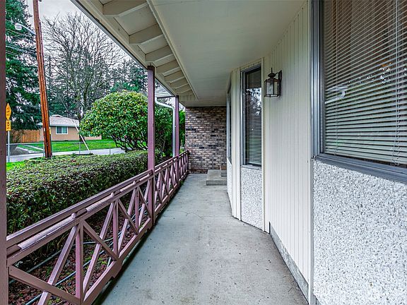 5th image of 7505 Husky Way SE