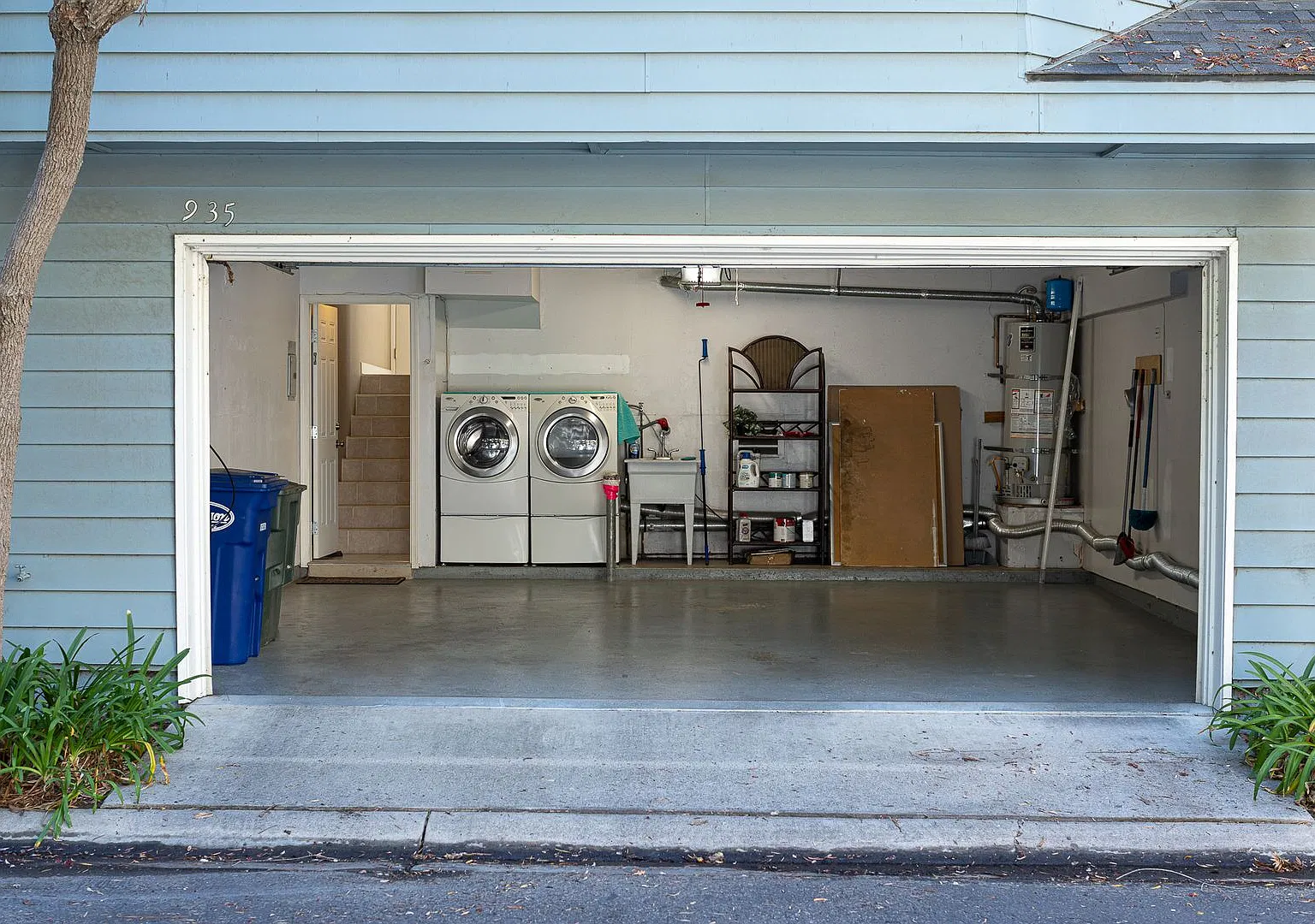 2 Bedroom + 2.5 Bathroom Townhome + Loft! | Weston Cape Regatta | Ventura | Unfurnished — Photo 4