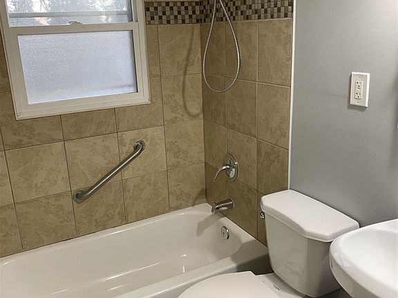 4th image of 2403 W Lacrosse Ave