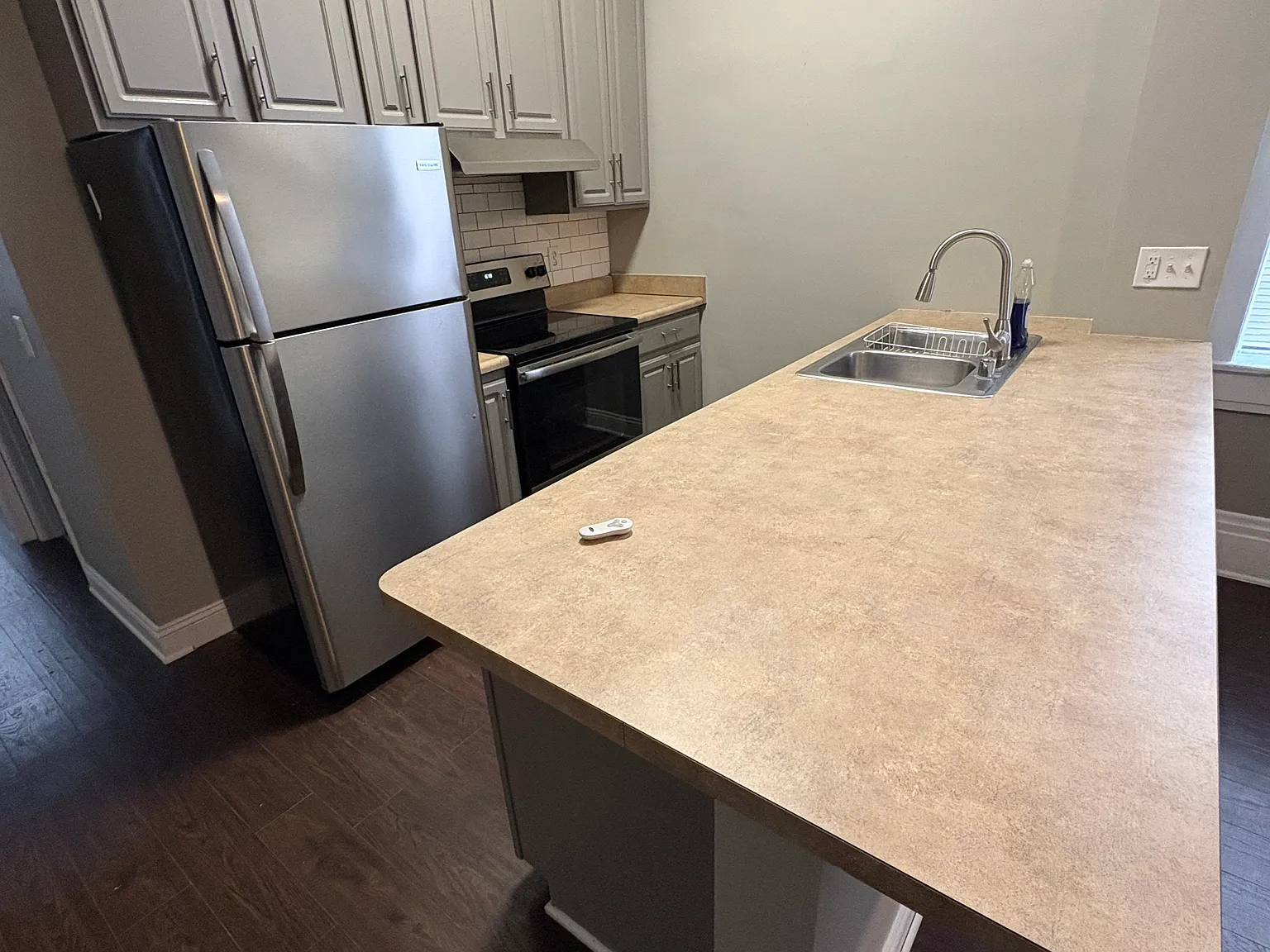 1 bed, 950 sqft, $1,250 — Photo 2