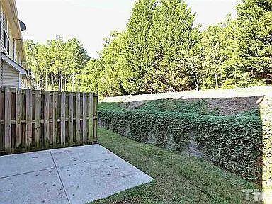 3 bed, 2.5 bath, 1472 sqft, $1,750 — Photo 2