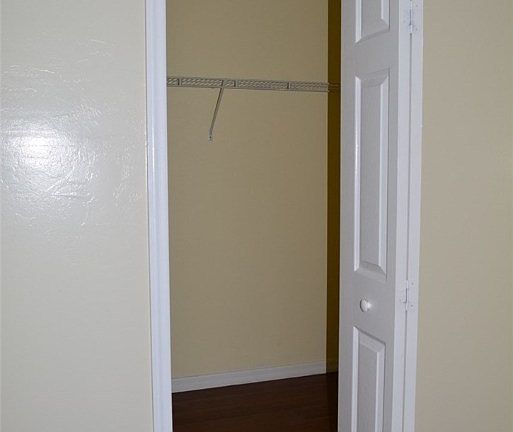 5th image of 462 Laconic Ave