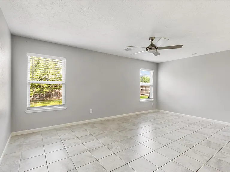 20805 Langworth Pl — Photo 30