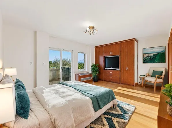 2964 Brighton Sixth Street image 3 of 26