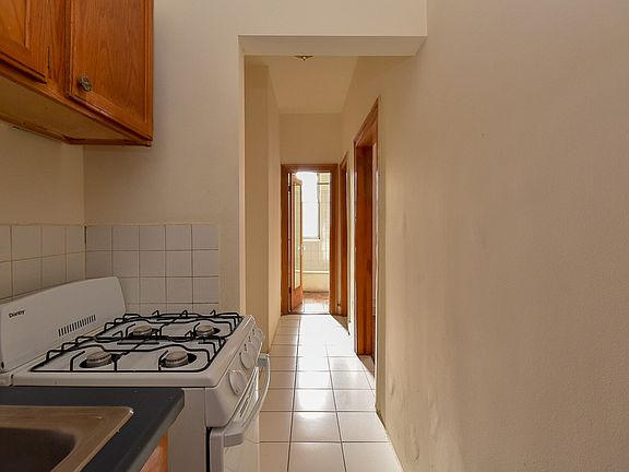 4th image of 5301 N Ashland Ave #7L