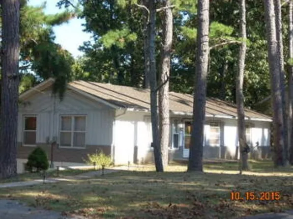 15 E Mountain Dr, Eureka Springs, AR 72632