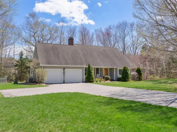82 Hunts Point Road, Cape Elizabeth, ME 04107