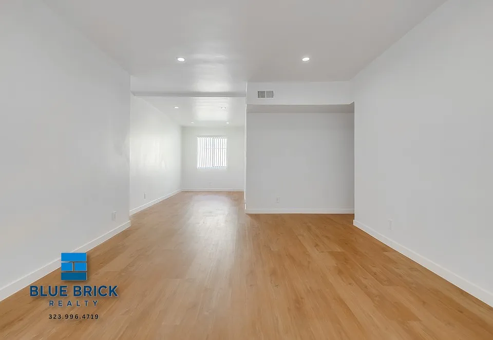 5320 Corteen Pl #18