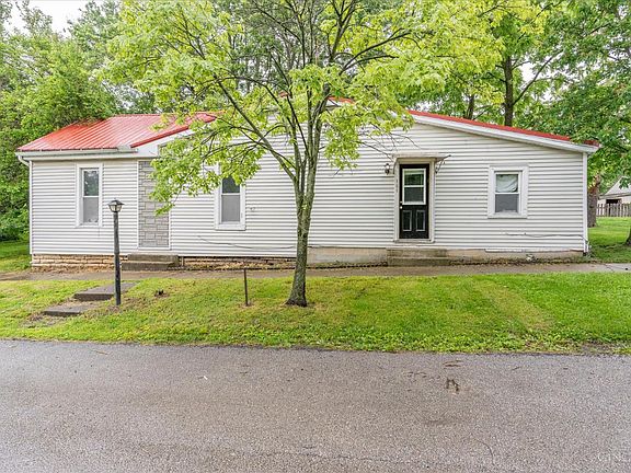 2nd image of 161 Bernard Rd