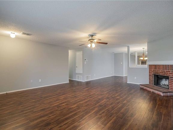 4th image of 5703 Swan Lake Dr
