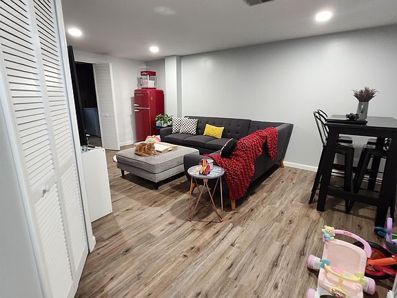 5th image of 3486 Burbank Dr