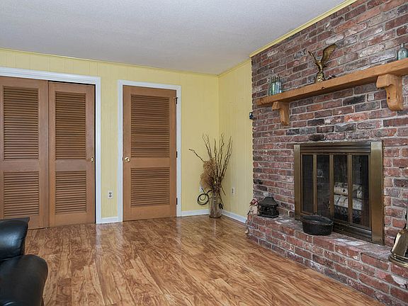 3rd image of 75 Oehler Dr