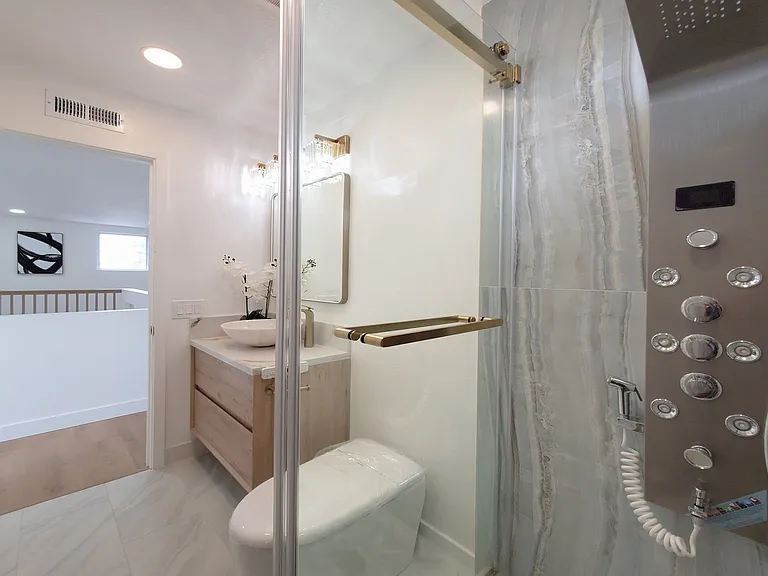 220 S Linhaven Cir — Photo 45