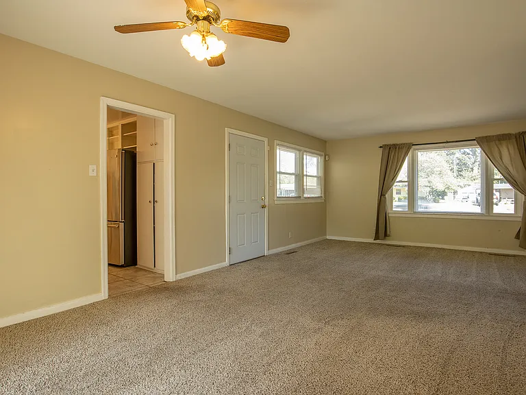 3100 Furman Blvd — Photo 32