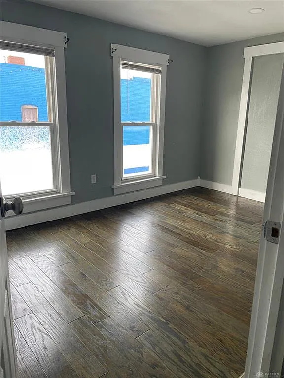3 bed, 1.0 bath, 2240 sqft, $1,200 — Photo 2