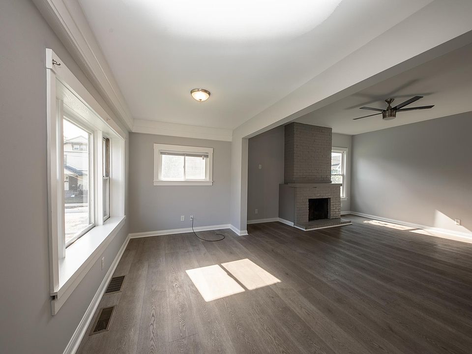 Entry to living room