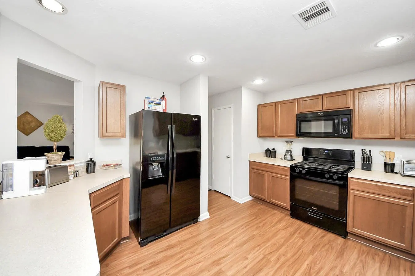 3 bed, 2.5 bath, 1719 sqft, $1,850 — Photo 4