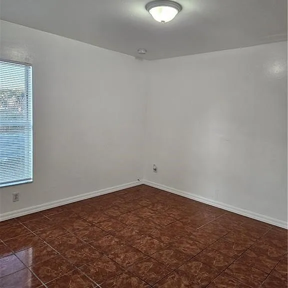 2511 Sunniland Blvd — Photo 10