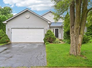693 N Overlook Trl, Round Lake, IL