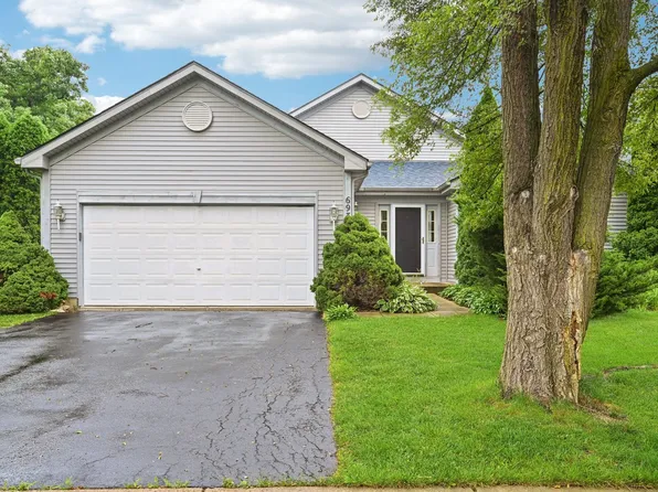 693 N Overlook Trl, Round Lake, IL 60073