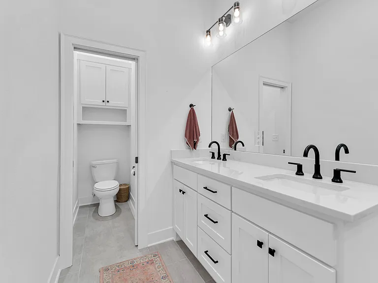 2047 E Little Crew Dr — Photo 12