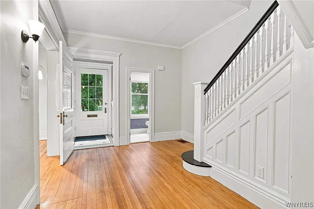 4 bed, 3.5 bath, 2230 sqft, $2,700 — Photo 3