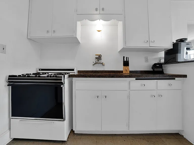 610 Summit Avenue — Photo 27