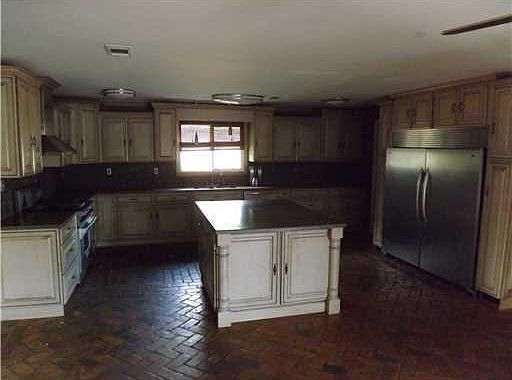 3rd image of 6014 Vista Cir