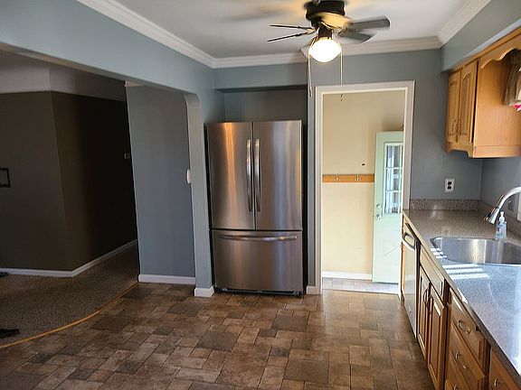 5th image of 23126 Deziel St