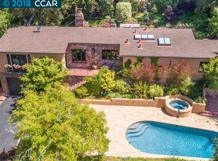 55 La Cuesta Rd, Orinda, CA 94563