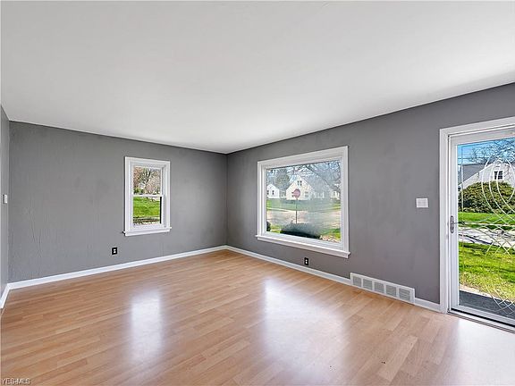 5th image of 2212 Quayle Dr